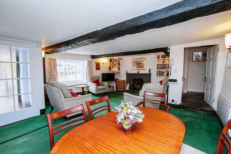 Cottage with yard & patio — photo 2