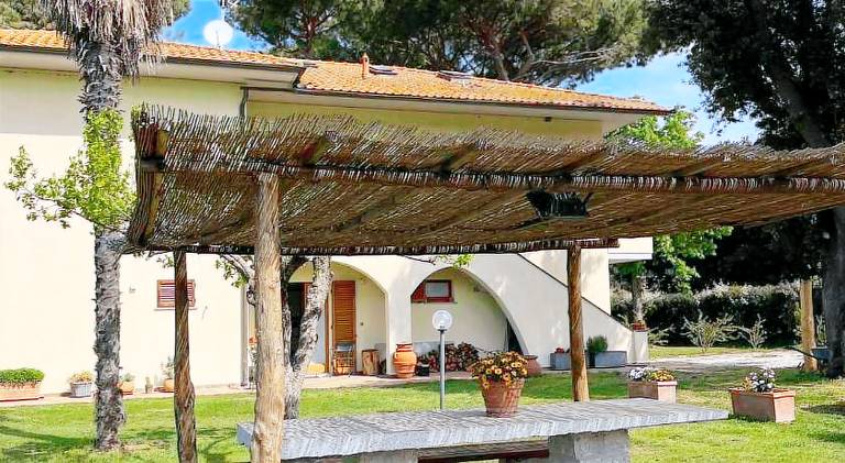 House with barbeque & yard in Castiglione della Pescaia