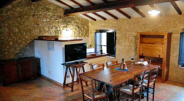 Lovely farm with yard, BBQ & pool | Pets are welcome — photo 3