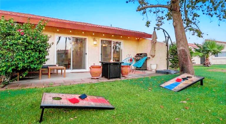 Vacation home with pool — photo 5