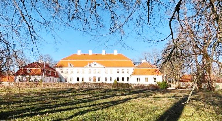 Talo  Tahkuna