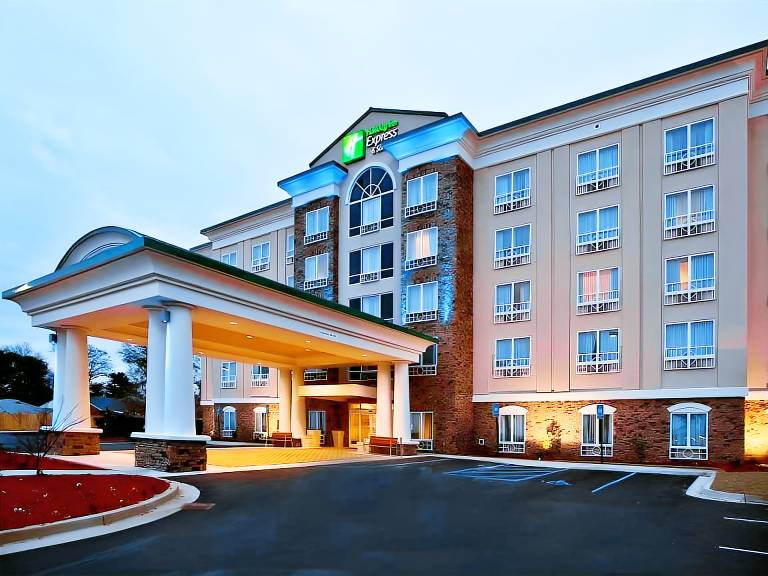 Holiday Inn Express Columbus – Fort Benning Area By IHG in Columbus, GA