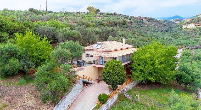 House with 3 rooms for 7 persons in Kalamata