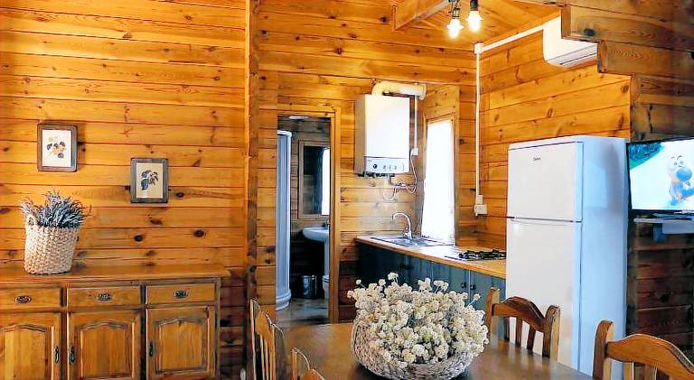 Vacation home with patio, barbecue & pool | Pet-friendly — photo 3