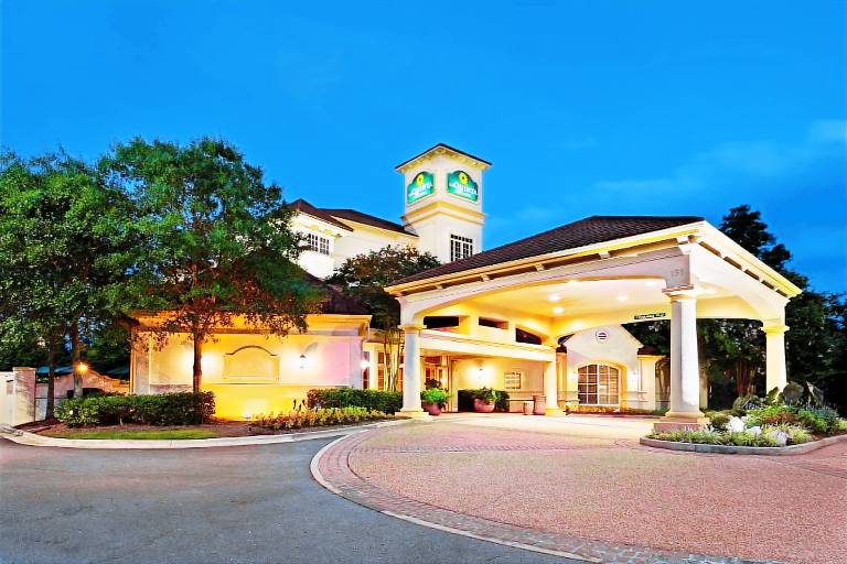 La Quinta Inn & Suites by Wyndham Raleigh Cary — photo 3