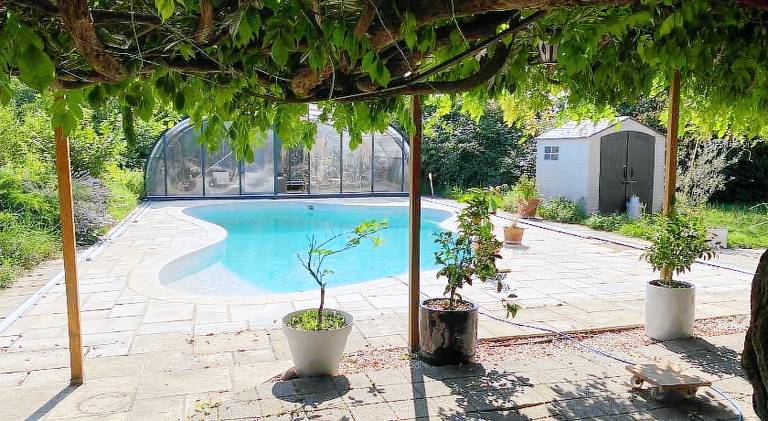 Apartment with pool — photo 2