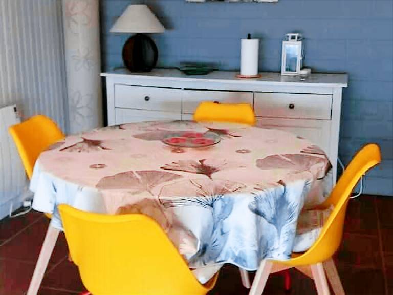 Beautiful 1-bedroom apartment for 5 near the beach — photo 2