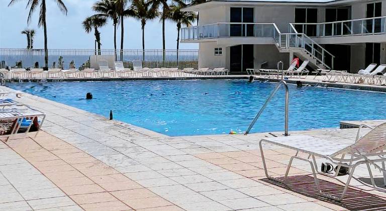 Serviced apartment with pool, jacuzzi & sauna | Beach nearby | Dogs allowed — photo 3