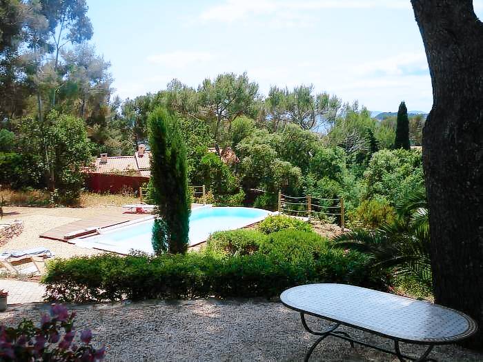 Villa with grill, yard & private pool | Pool view — photo 2