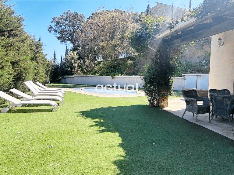 House with private pool, yard & grill — photo 5