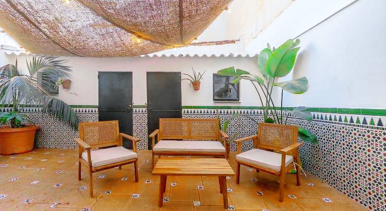 Vacation home with barbecue & patio — photo 4