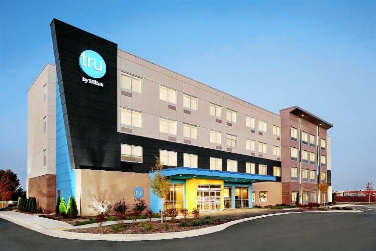 Tru by Hilton Milwaukee Brookfield in Waukesha, WI