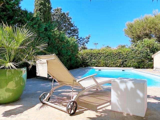 Villa with private pool, terrace & barbeque | Pool view — photo 5