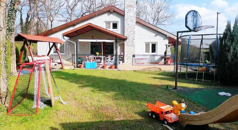 Nice vacation home with pool | Pets allowed in Nitra