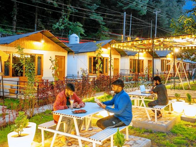 The Hosteller Kasol Riverside in Kullu