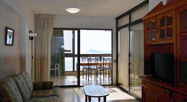 Apartment with yard, terrace & pool | Beach nearby | Pets allowed — photo 2