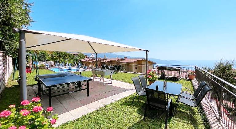 Serviced apartment with garden, terrace & jacuzzi | Pet-friendly in Tignale