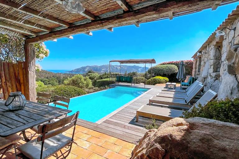 Family-friendly nice villa with terrace, yard & barbeque | Sea view | Dogs allowed — photo 4