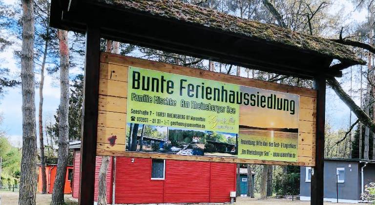 Bunte Ferienhaussiedlung in Rheinsberg