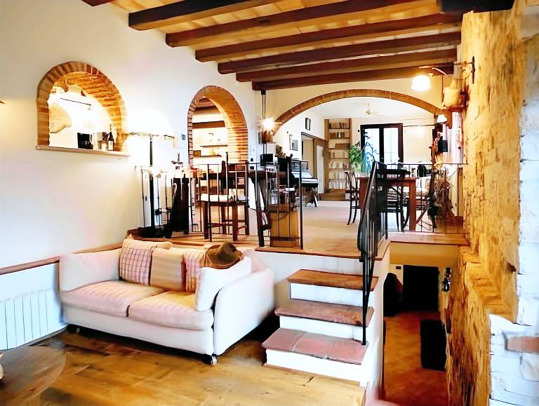 Farm with terrace, pool & jacuzzi — photo 4