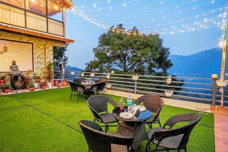 Villa with terrace — photo 4