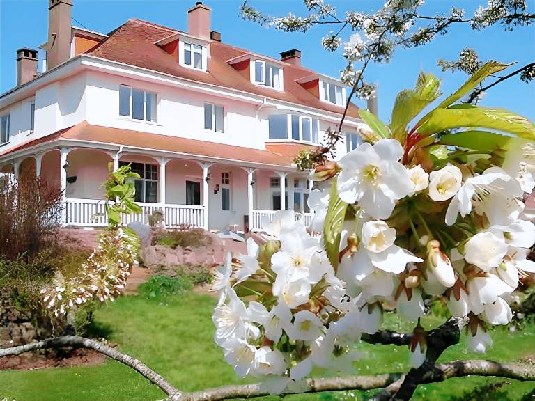 Vacation home with garden & patio in Minehead