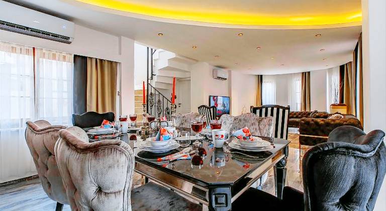 Villa with jacuzzi, barbeque & private pool — photo 2
