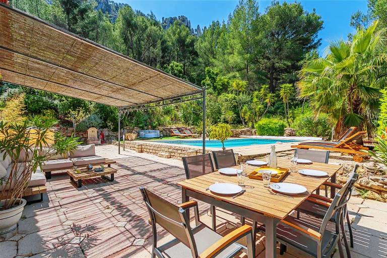 Child-friendly lovely villa with terrace, private pool & barbecue | Mountain view | Good for workation | Pet-friendly — photo 3
