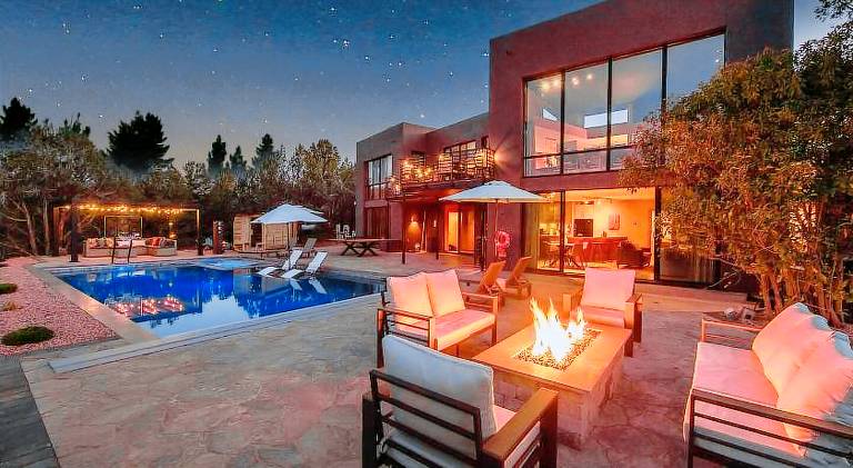 Villa with jacuzzi — photo 2