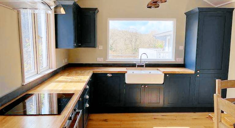 Chalet with hot tub — photo 4