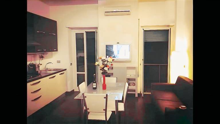 Apartment 'Pinetina Roma' with Balcony, Wi-Fi and Air Conditioning — photo 2