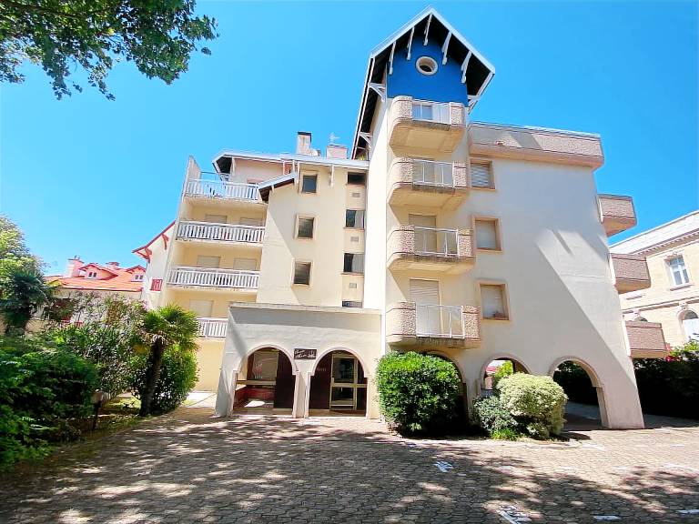 Studio in Arcachon with sea view, direct beach access, and secure parking — photo 5