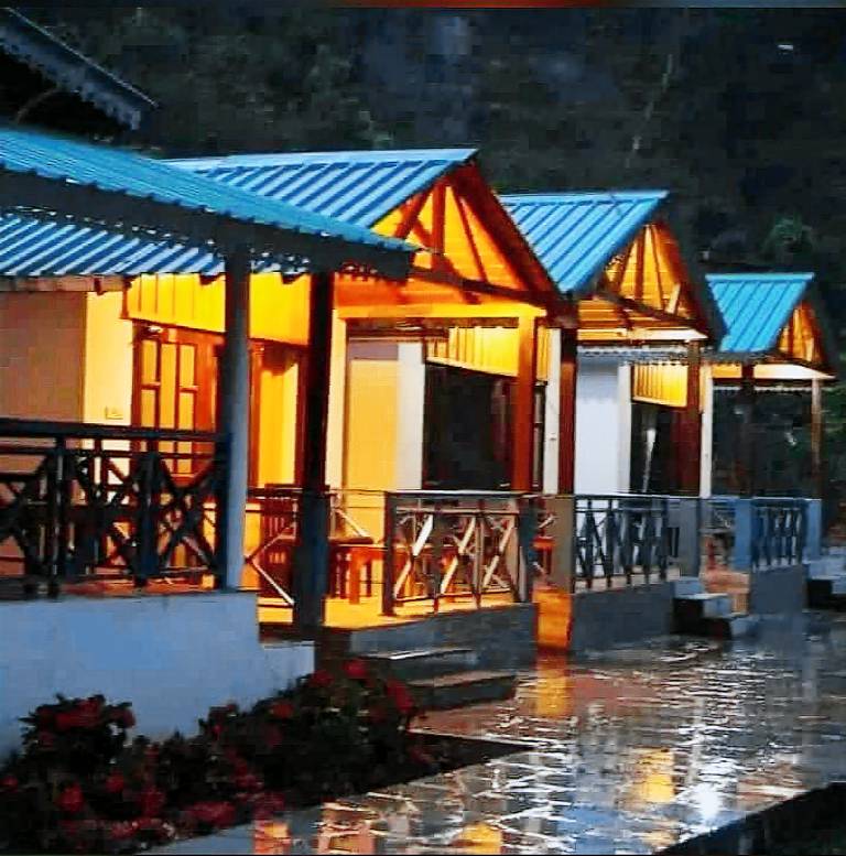 Anant Vilas Resort at Bhimtal Lake in Bhimtal