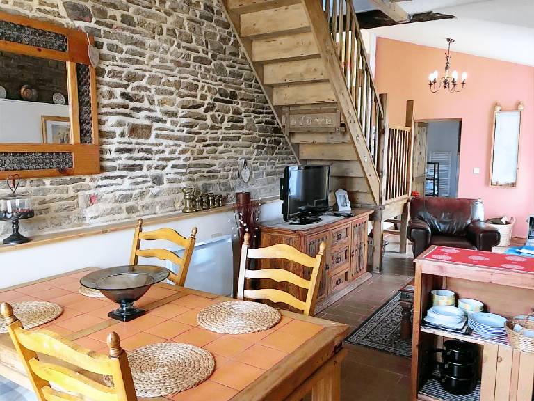 Nice vacation home with pool, patio & BBQ | Pets are welcome — photo 4