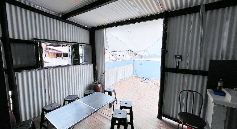 Vacation home with pool — photo 2