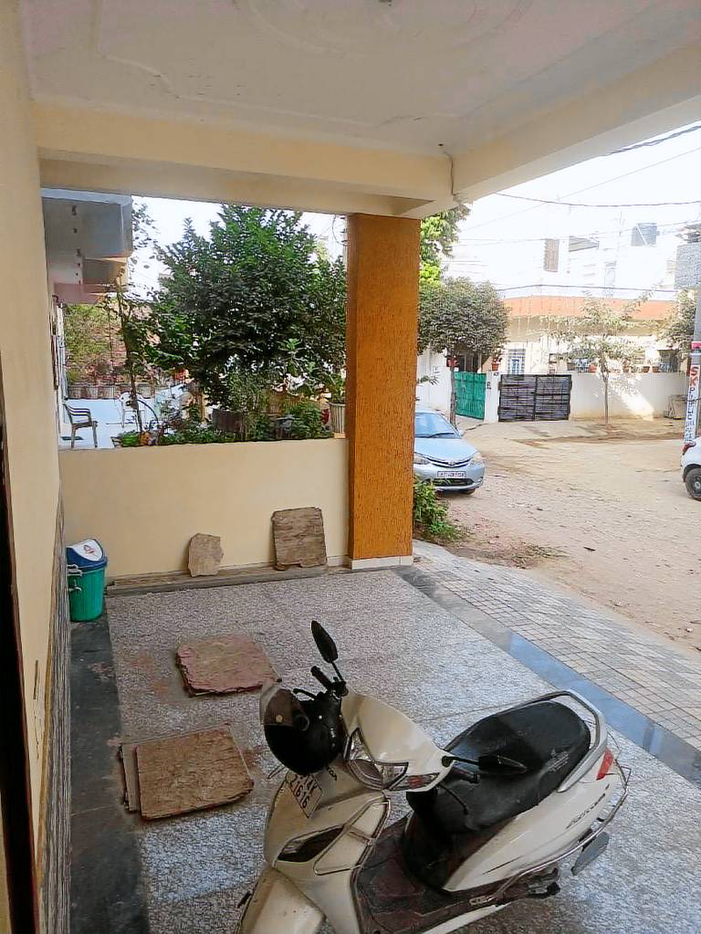 OYO 821162 Hotel 24Ã—7 living