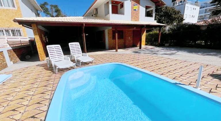 House with pool | Beach nearby | Pet-friendly in Florianópolis