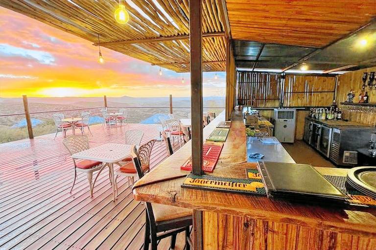 River Crossing Lodge