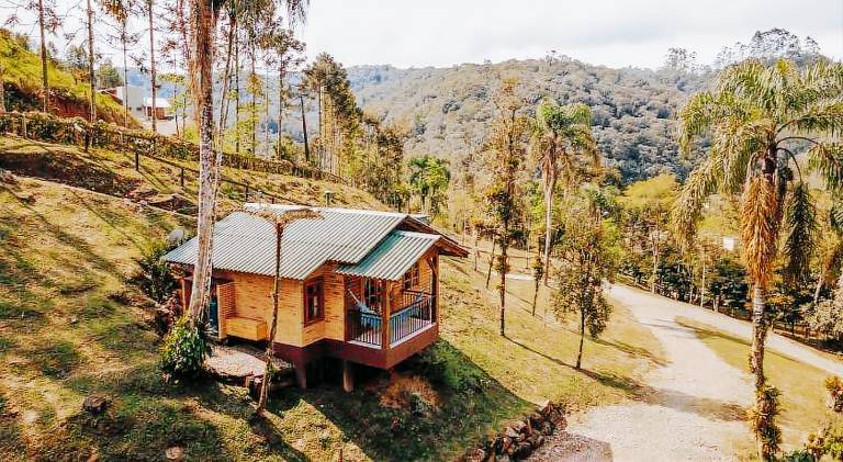 Lodge with hot tub in Joinville