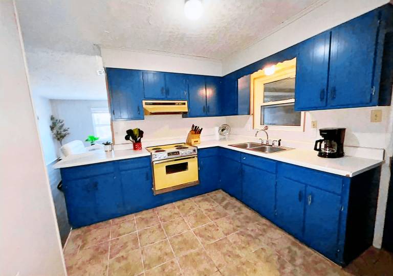 Retro 1BR Near Downtown Quiet & Comfy Stay — photo 4