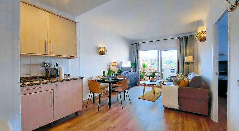 Lovely holiday apartment with pool | Next to the beach | Pets are welcome — photo 4