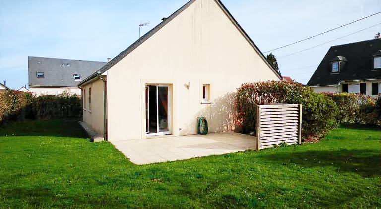 House with patio & garden in Bayeux
