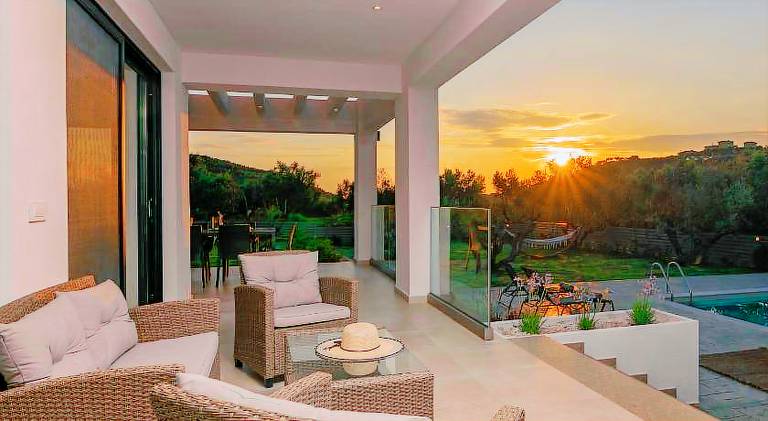 Pleasant villa with yard, private pool & grill | Good for workation | Pets allowed — photo 3