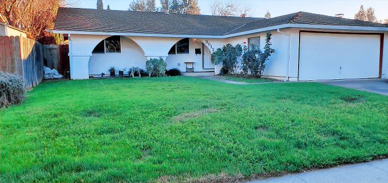 Vacation home with patio & garden — photo 3
