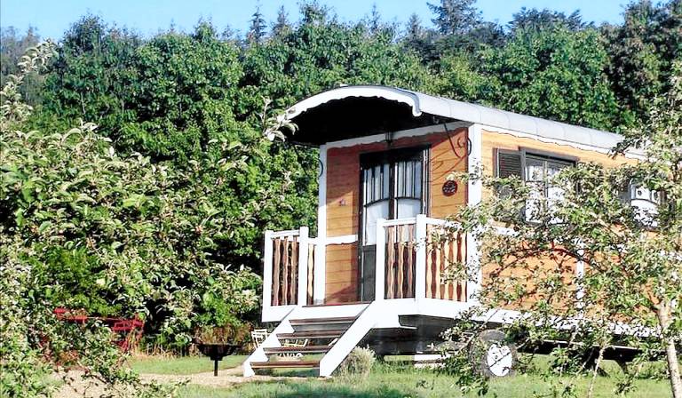 Caravans on Family-Friendly Campsite in Limousin, France — photo 2