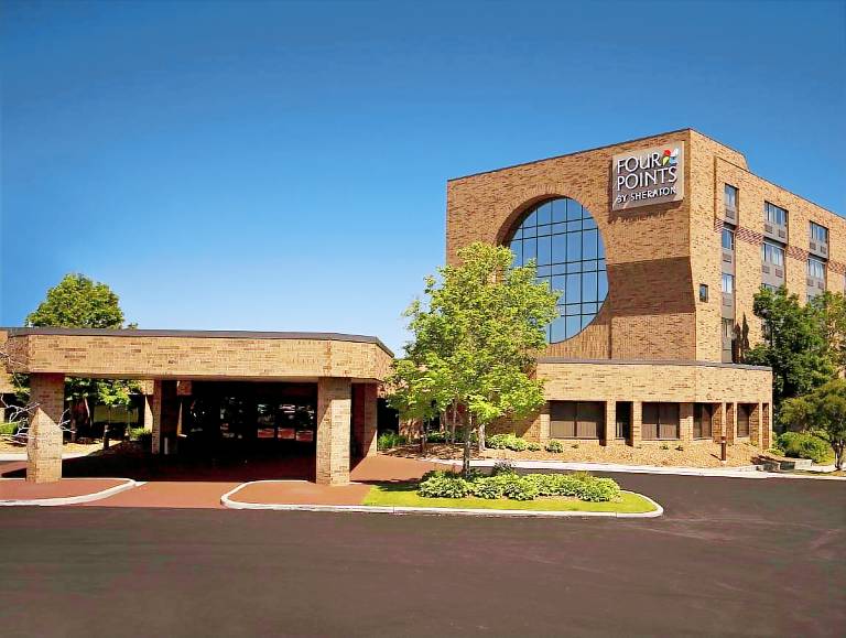 Four Points by Sheraton Milwaukee North Shore in Milwaukee, WI