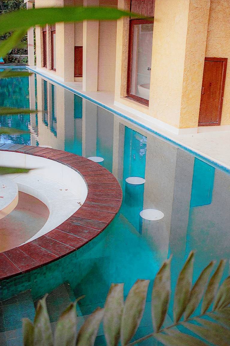 Villa with hot tub, pool & yard — photo 4