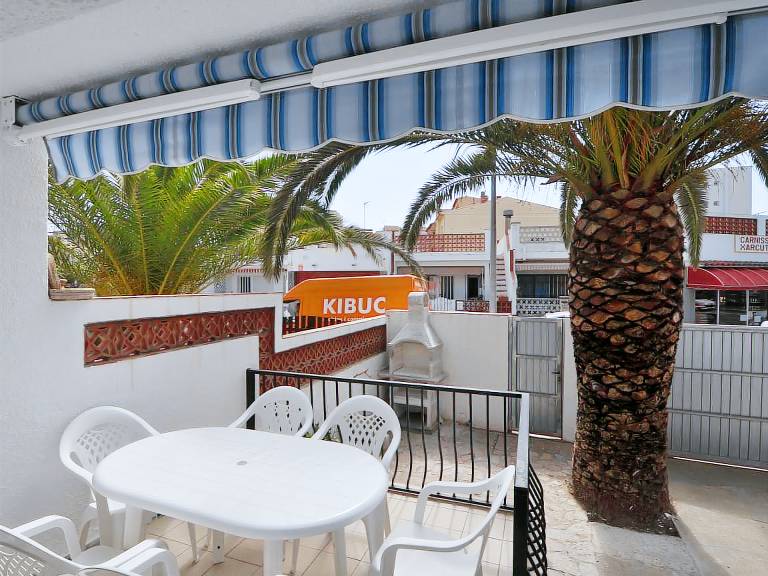 Cozy house 1min from the beach with terrace and parking — photo 3