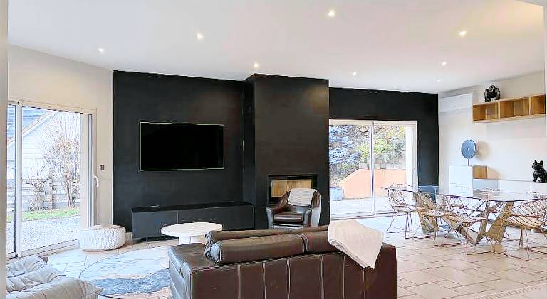 Fully equipped lovely vacation home with terrace, grill & jacuzzi | Pets are welcome in Le Mans