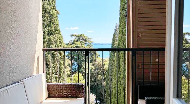 Holiday apartment with pool — photo 3
